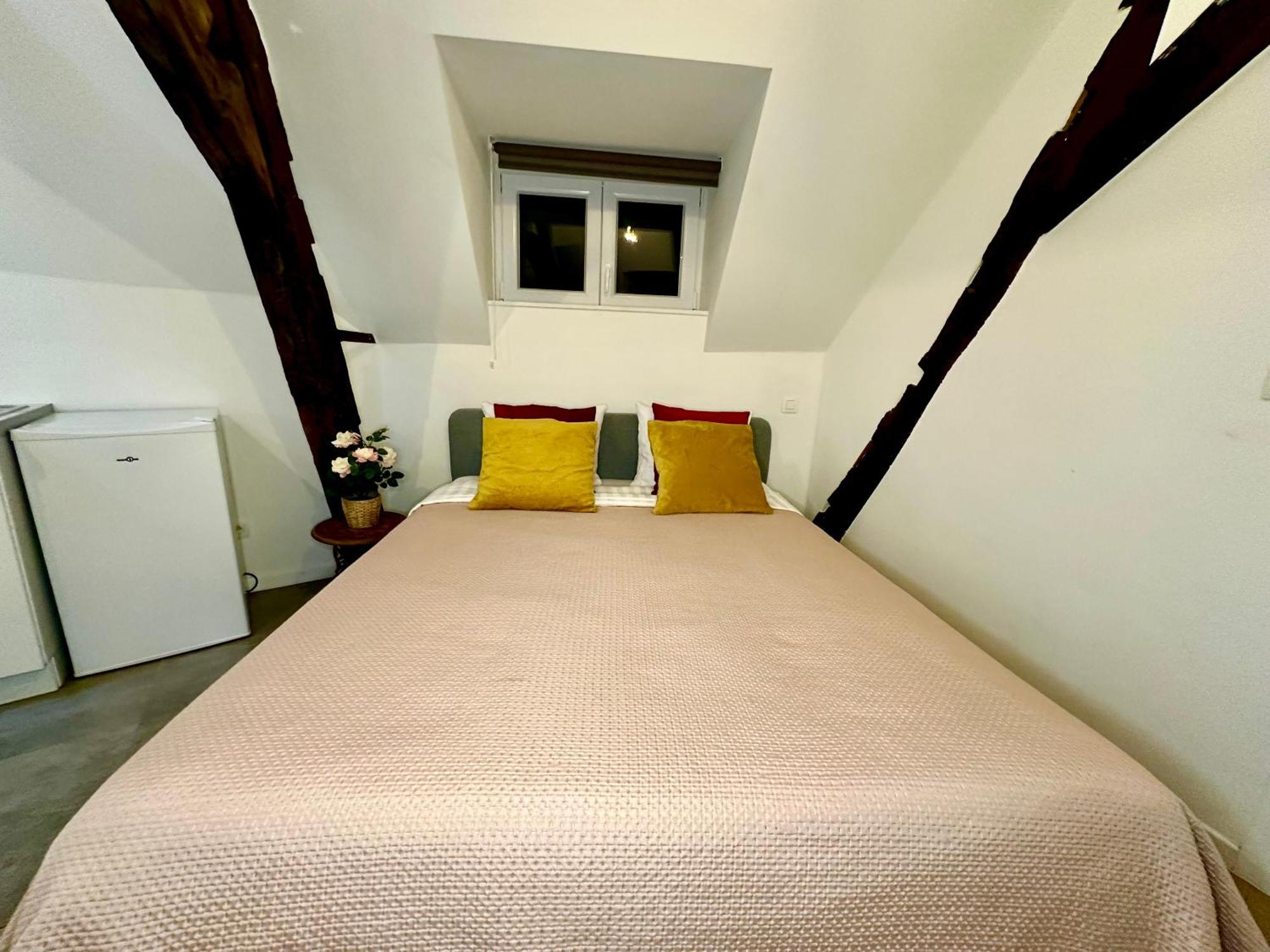 Luxury Suites Mons By Rikas Hotels Zewnętrze zdjęcie