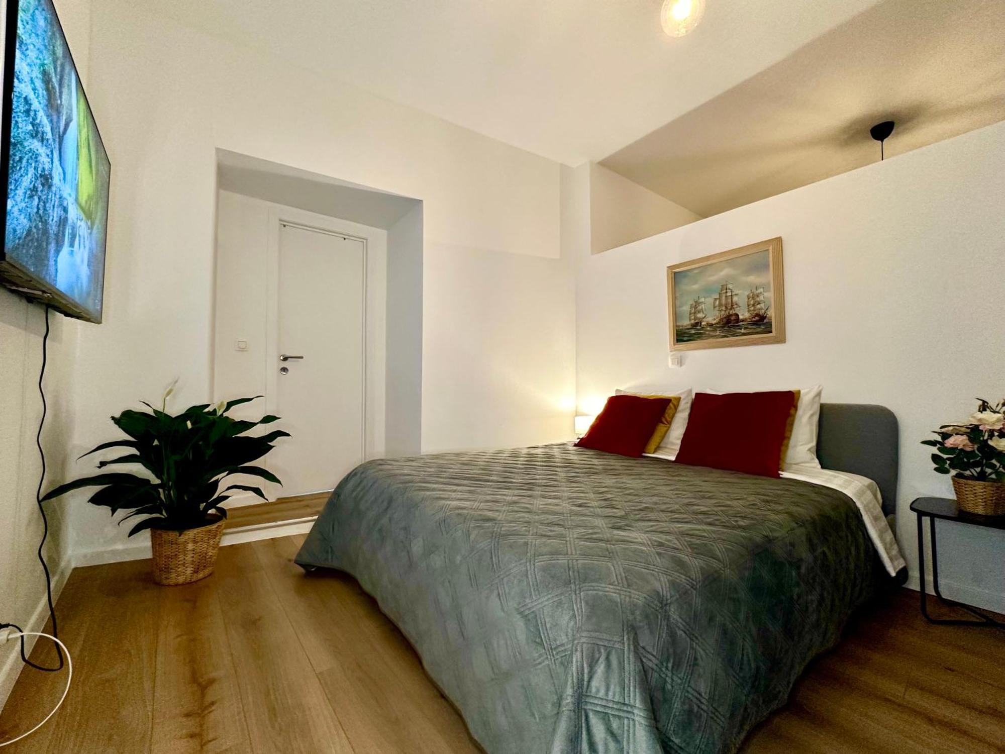 Luxury Suites Mons By Rikas Hotels Zewnętrze zdjęcie