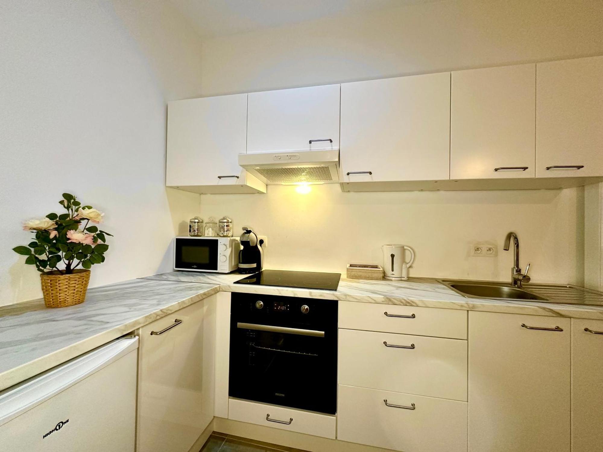 Luxury Suites Mons By Rikas Hotels Zewnętrze zdjęcie